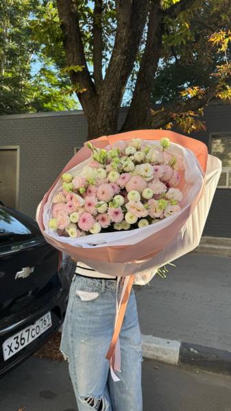 Авторский букет с ХРИЗАНТЕМОЙ и эустомой